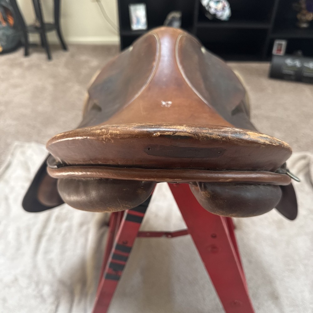 Stubben Siegfried Extra Jump Saddle 17"
