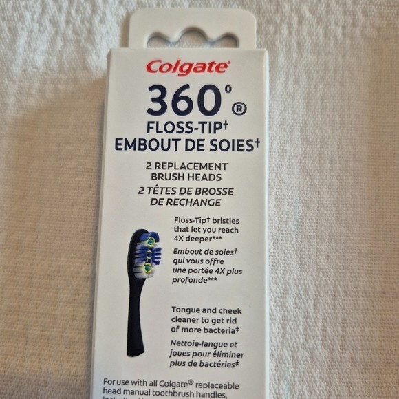 Colgate 360 soft 1 metal handle 2 replacement heads, plus 2 additional NWT