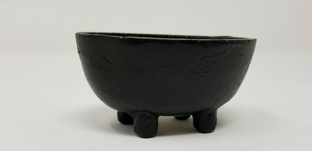 Cast Iron Ritual Cauldron 2.5"L x 2"W x 2"H Plain Oval 3" Wiccan
