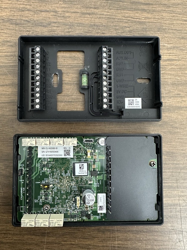 Savant CLI-W200B-00 Smart Thermostat - Black Works Great