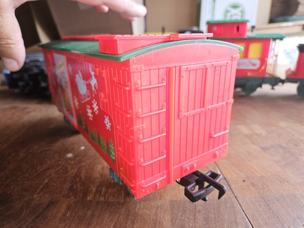 DISNEY G SCALE CHRISTMAS TRAIN - Untested