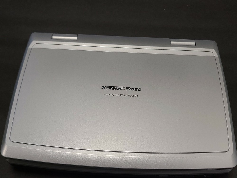 Xtreme-Video Portable DVD Player 7" TFT-LCD Wide Screen Panel DVD815-2