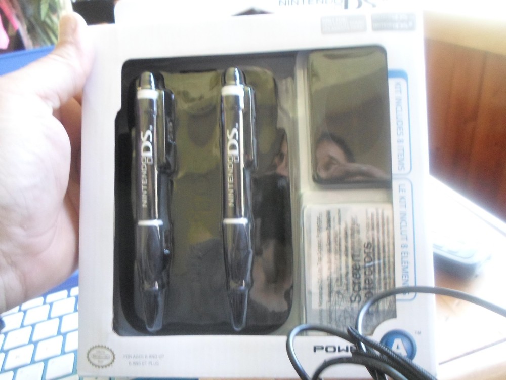 Nintendo DS Lite/DSi Essentials Kit (NEW-Black)