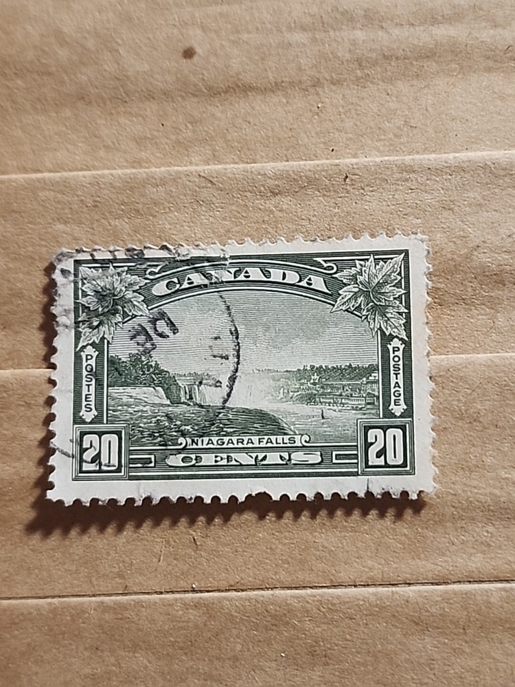 Canada Stamp #225 - Niagara Falls (1935) 20¢    used - #E17