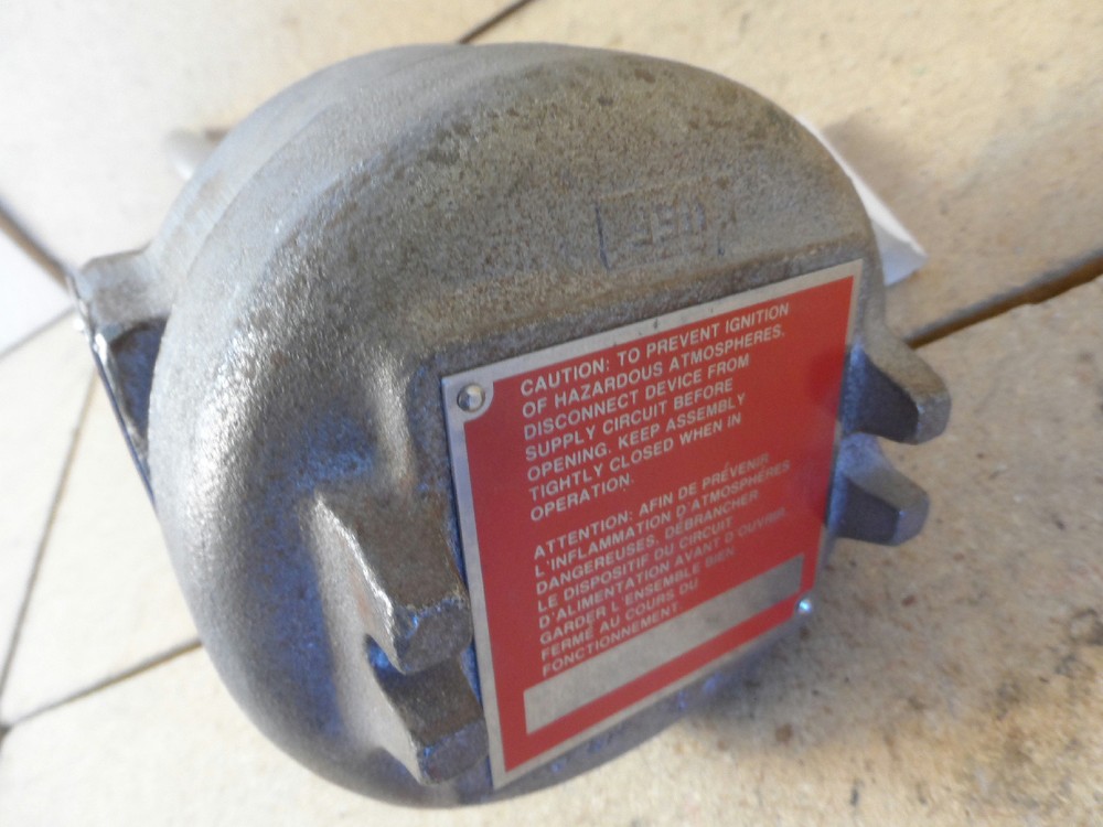 Magnetrol 910-Y1A0-008 Level Sensor Nema Type 4X