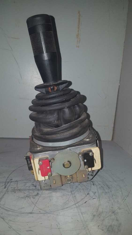 OEM Controls Joystick Controller, MISSING SCREWS, Type JS2, 300V, 16A, JS3M5486