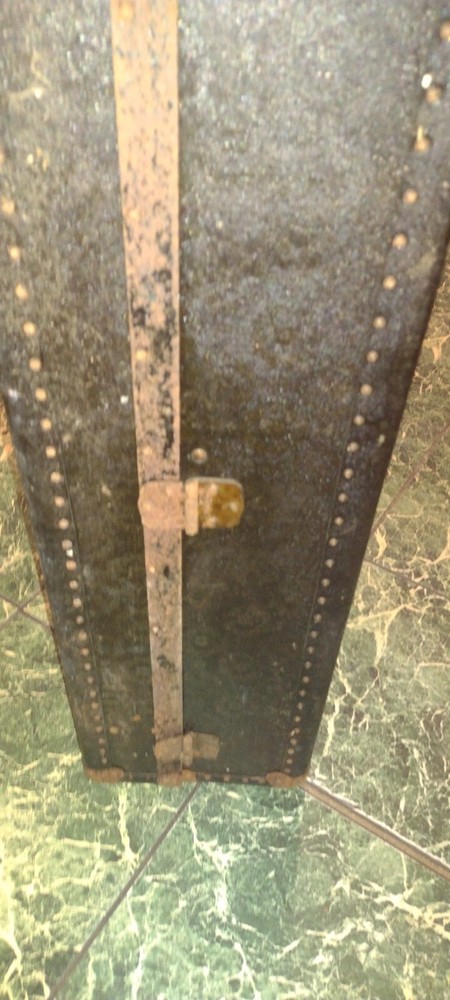 Vintage H.W. Round tree Roller Tray Trunk