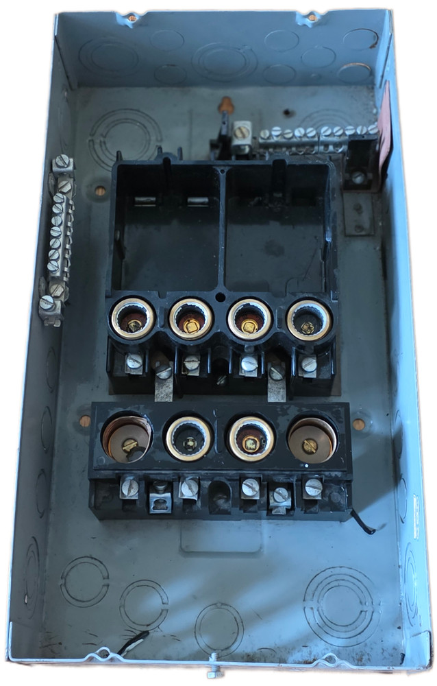 Murray load center enclosure / electrical panel F7634450