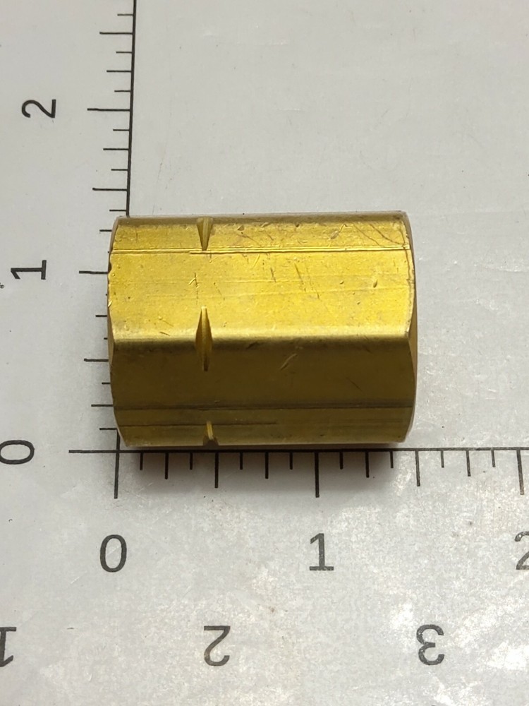 BRASS PIPE ADAPTER COUPLING (NOS)