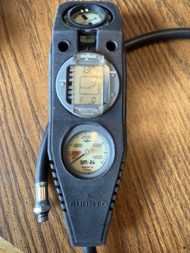 Suunto/Seaquest Dive Console SM26 press, compass, Solutions computer hard case
