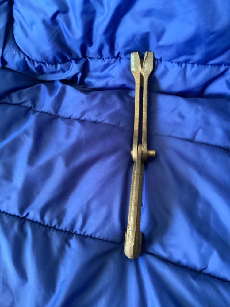 Vintage Elkhart Brass Folding Spanner/Window Jimmy - Pre-owned
