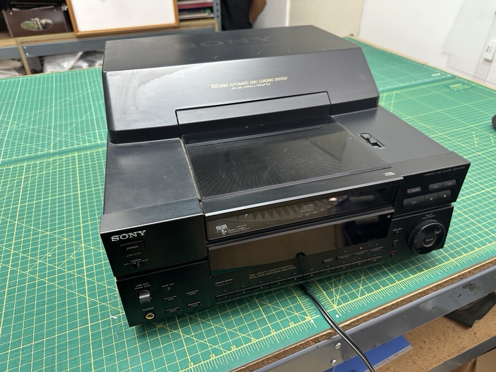 SONY JUKEBOX 100 CD Player CDP-CX100Cd
