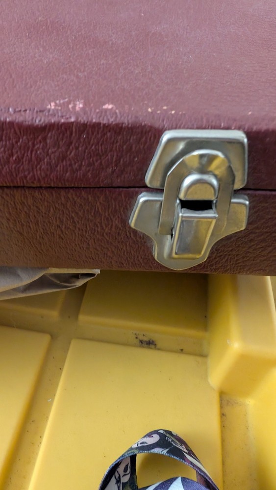 Vintage Galant Knight Chess Set