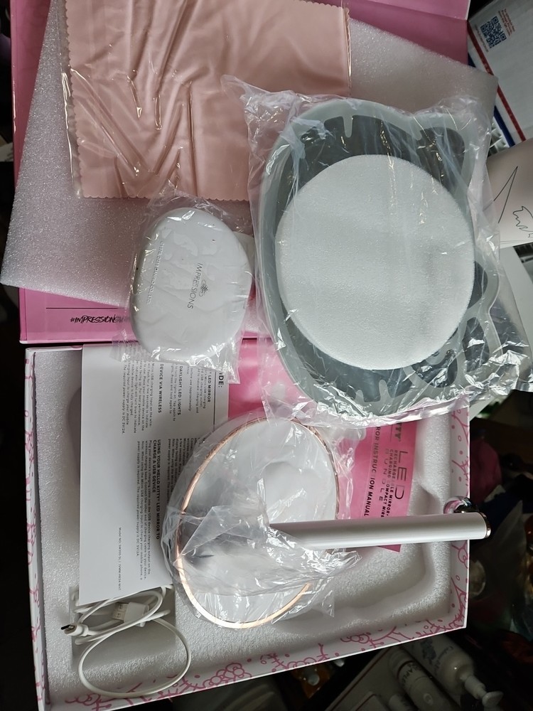 Hello Kitty LED Rechargeable Makeup Mirror and Wireless Compact LED Mirror *READ