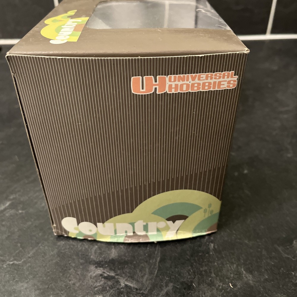 Universal Hobbies 2614U CLAAS NECTIS 257F open cab MiB