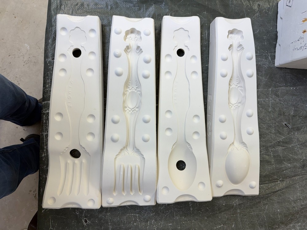 VINTAGE ARNEL'S CERAMIC MOLD #631 A & B FORK & SPOON