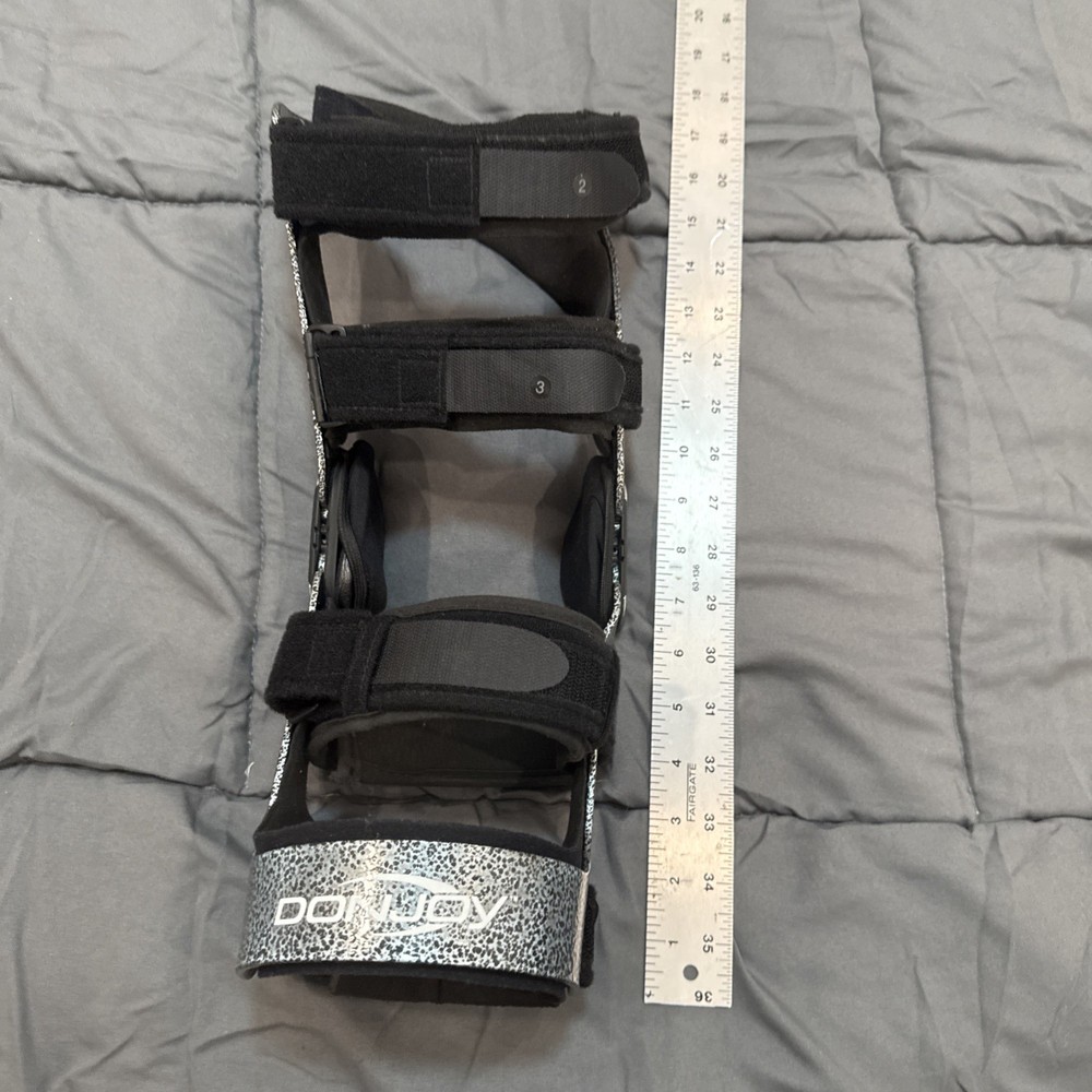 DonJoy Hinged Knee Brace ACL PCL Ligament Support Adjustable Left Medium