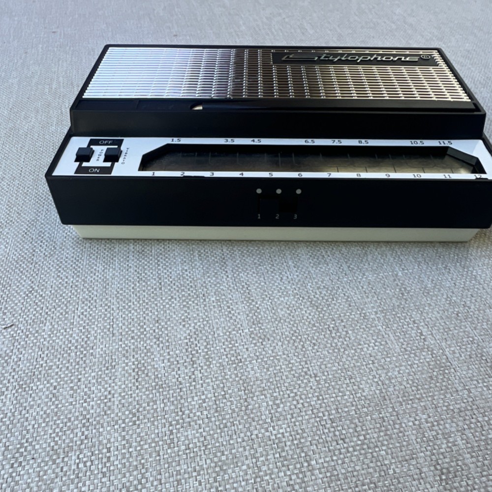Dubreq Stylophone Electronic Keyboard 12-Key Synth Audio Out Case Stylus