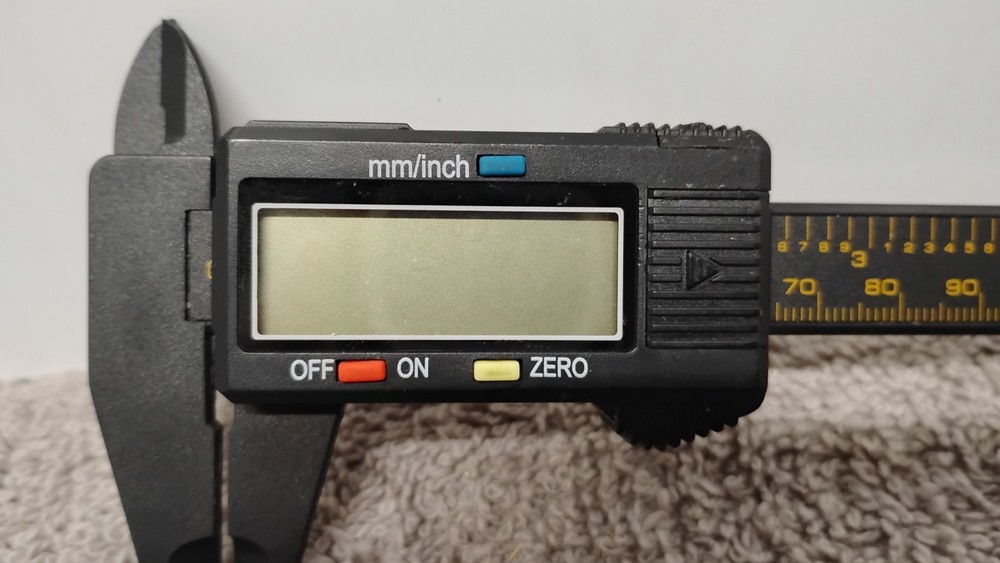 3 Fine Source Carbon Fiber Composite Digital Caliper 150 mm 6". (00)