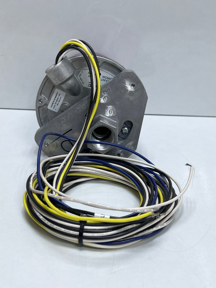 HONEYWELL C7012E 1104 DYNAMIC SELF-CHECK FLAME DETECTOR