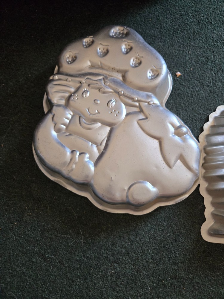 wilton vintage character cake pans