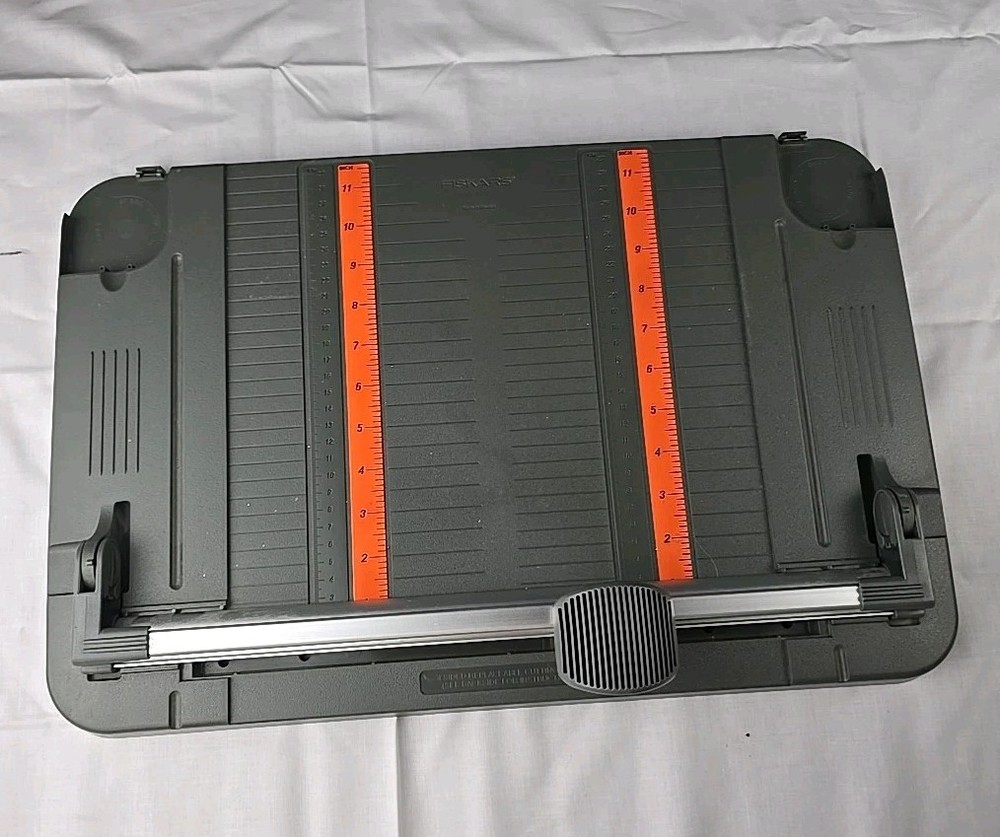 FISKARS Desktop Cutting Board Paper Rotary Cutter 12" TableTop