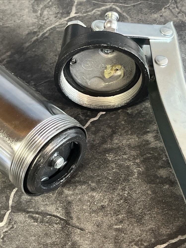 Holt Industries Grease Gun