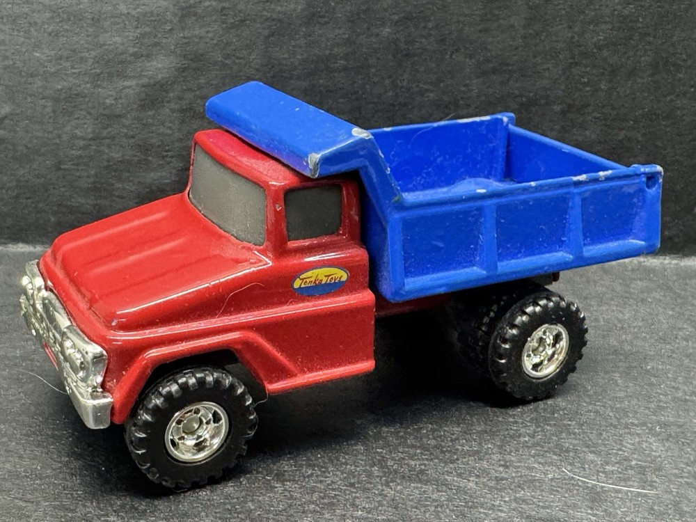Tonka/Hasbro 3.5" Diecast Dump Truck 2012 Red/Blue - EUC