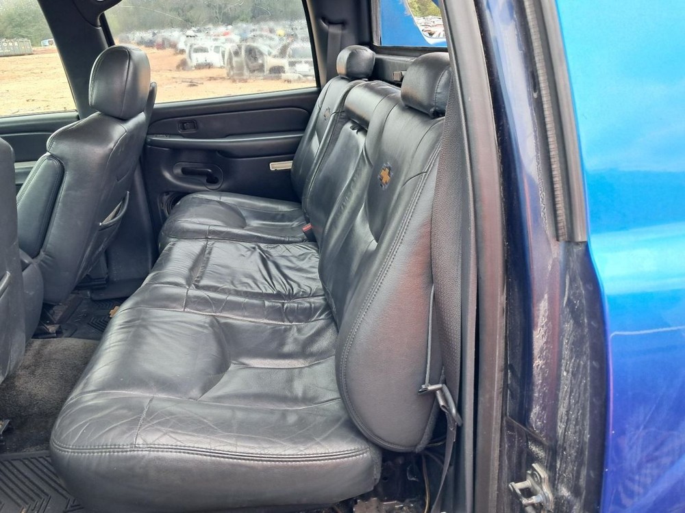 AVALNCH15 2002 Glove Box 4816283