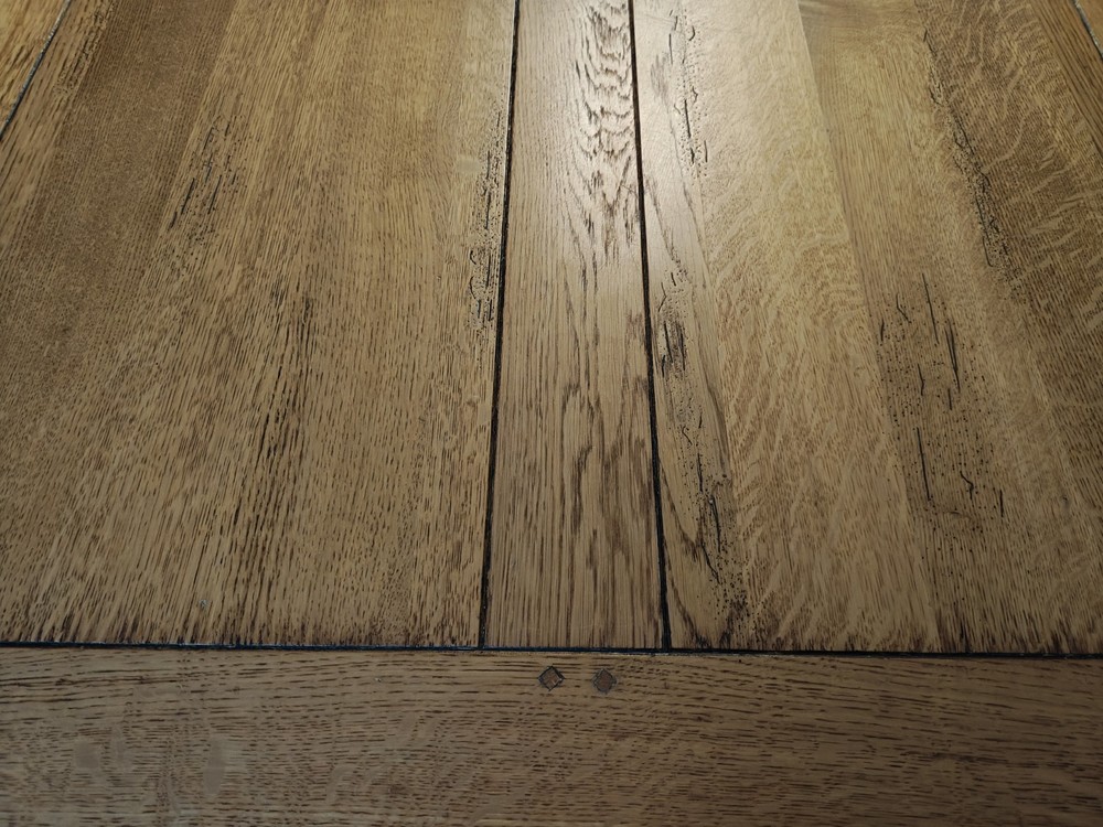 Solid Oak Dining Room Table With 2 Leafs And 6 Chairs