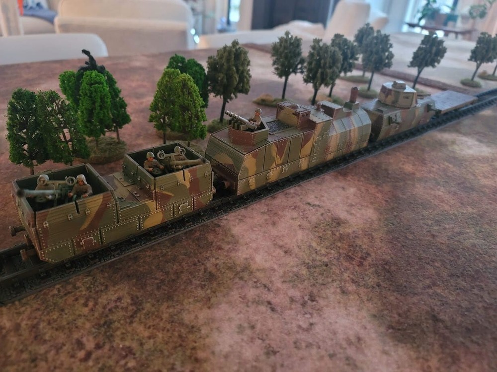 Soviet Armored Train  w/tracks 20mm 1/72