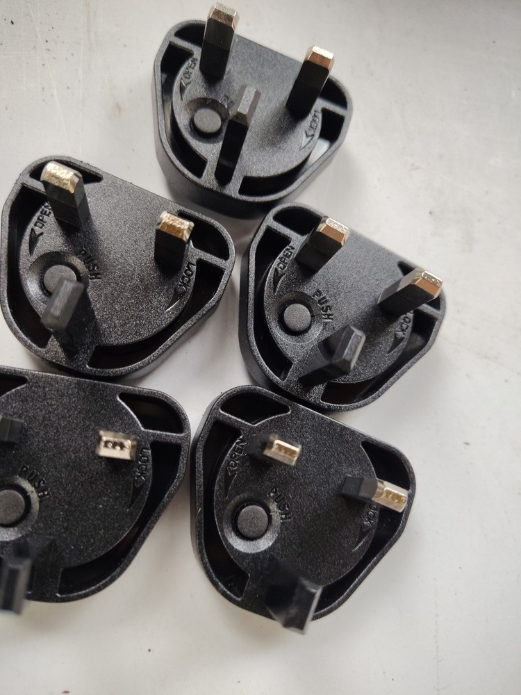 Manca Power Supply Base With 20 Adapters