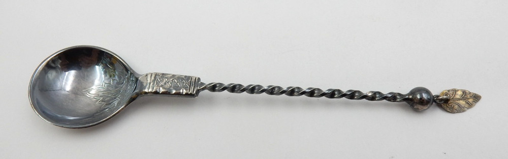 VINTAGE SYLVSMIDJA NORWEGIAN .830S SILVER TWISTED HANDLE SPOON, HANGING LEAF END