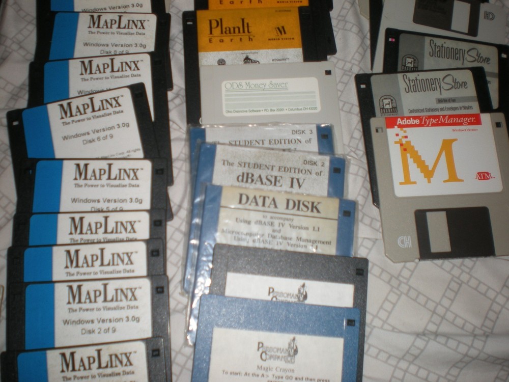 VINTAGE 3.5 discs lot 1990's