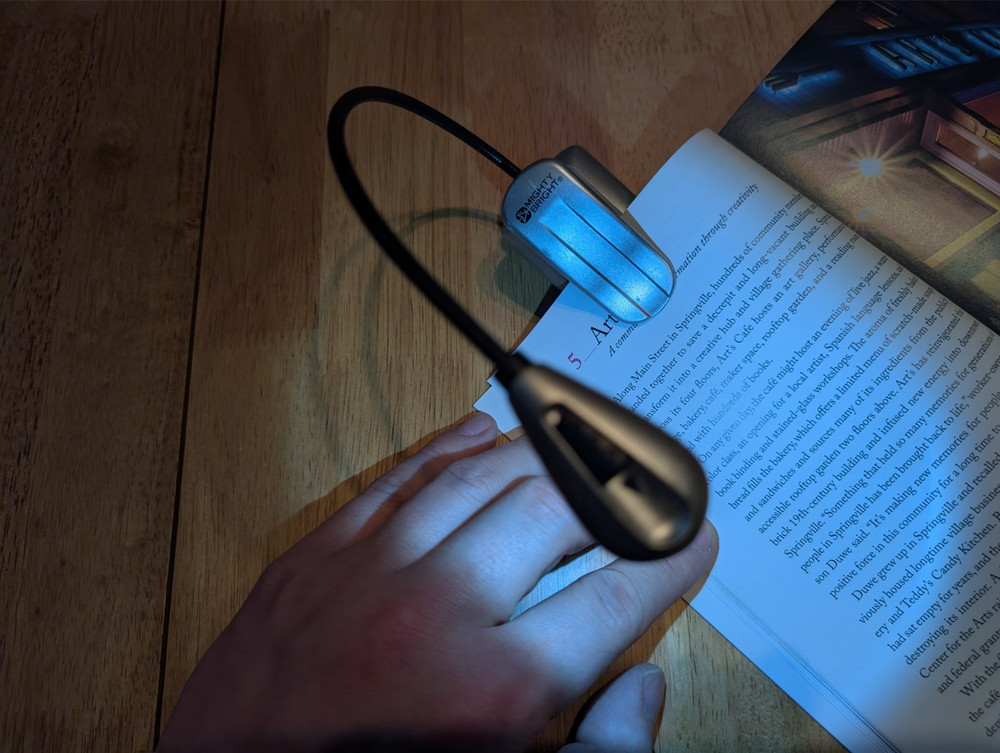 Mighty Bright Book Light Flexible Arm Battery On Off Switch Silver