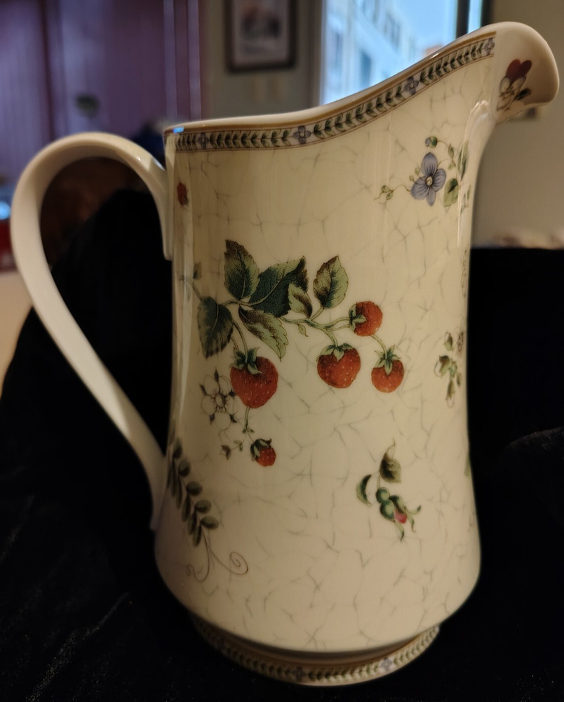 Wedgewood "Fleur" Pitcher-Made in Japan-EUC