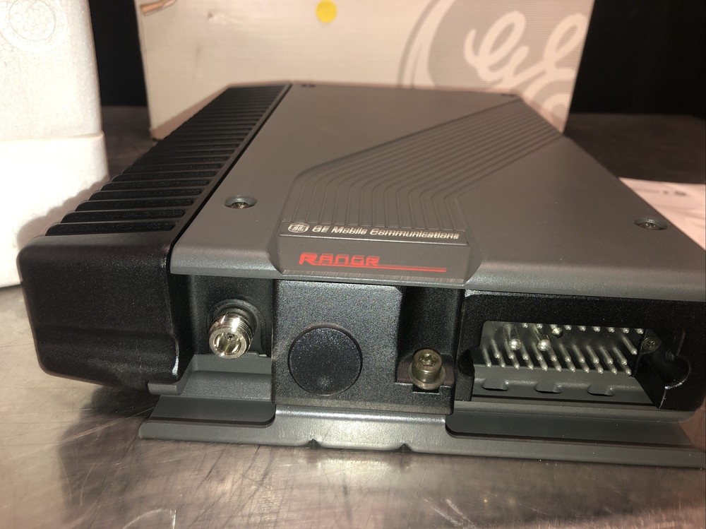 New Old Stock GE Mobile Communication Rangr transceiver