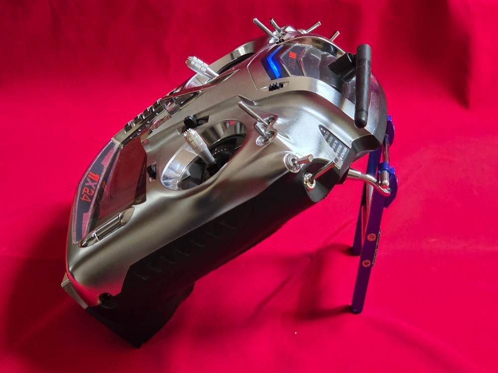 JR PROPO 11X DSM TRANSMITTER WITH CARRYING CASE