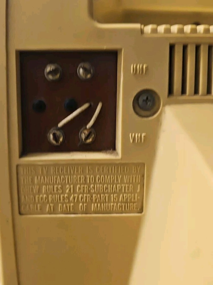 Vintage TV Sears Roebuck Co. SOLID STATE 1970's Pull Button Model 564 Television