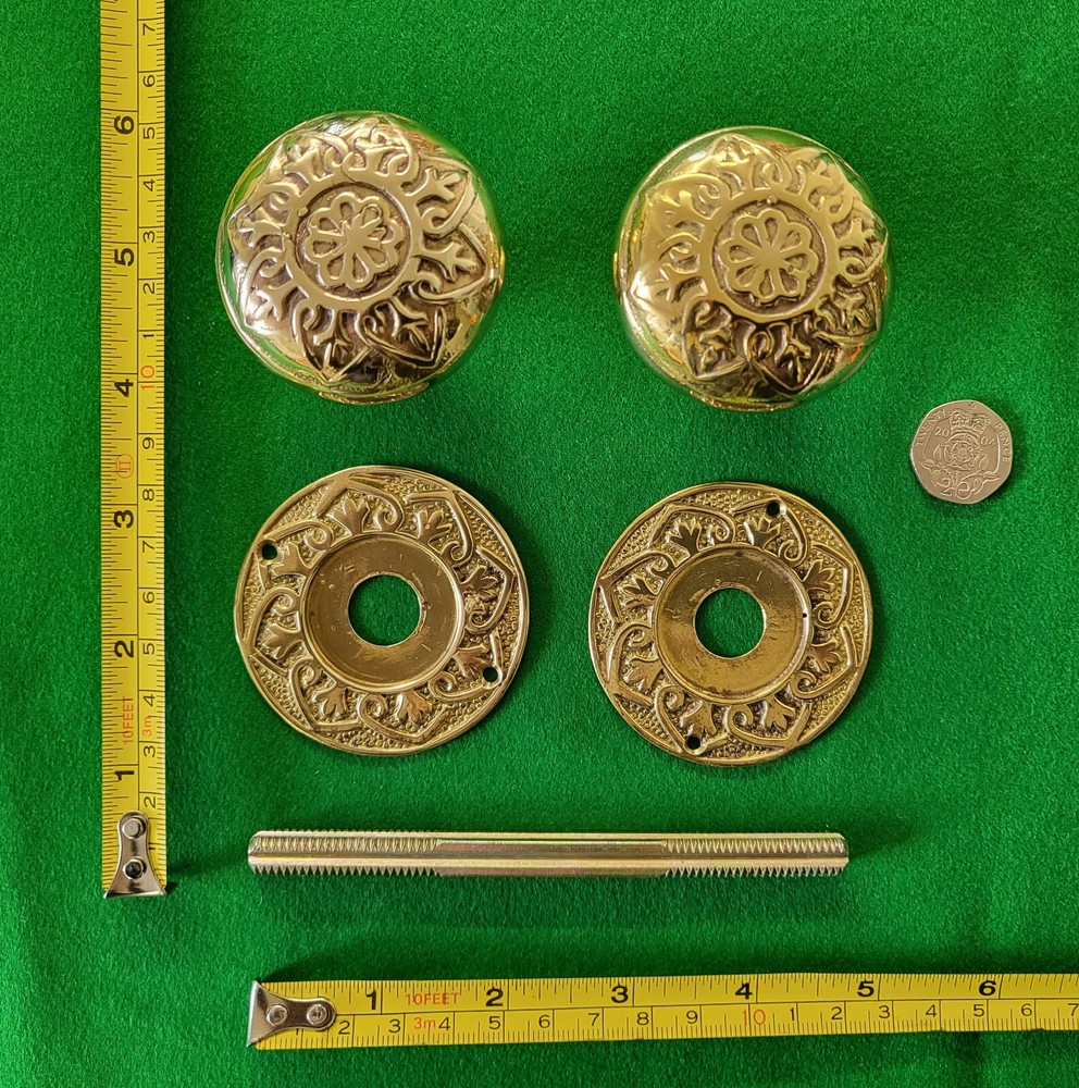 Pair round cast solid brass door knobs backplates pull handles ironmongery craft