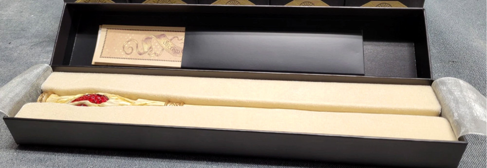 Universal Studios Harry Potter 2nd Gen Interactive Wand – Red Gem – NEW