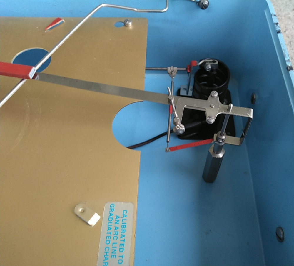 Mechanical chart recorder -Mercury instruments. 100 psi element.