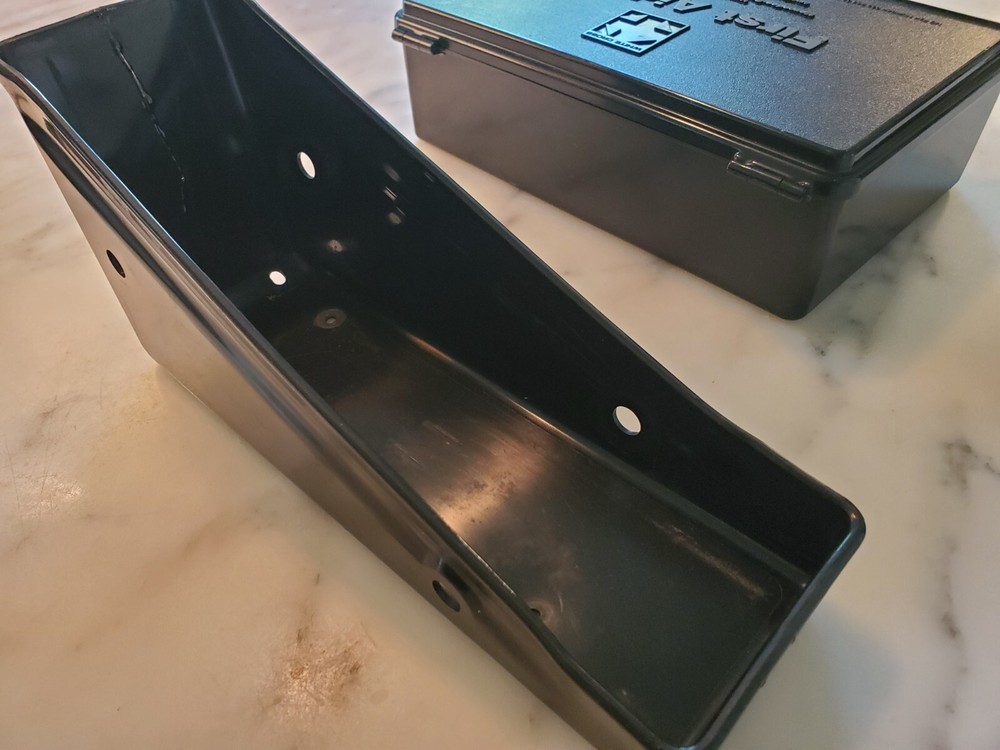 MERCEDES BENZ FIRST AID KIT 107