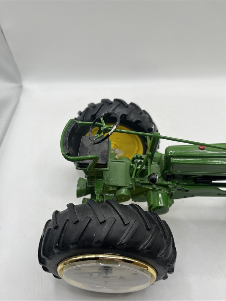 Danbury Mint John Deere 1948 Model "B" Tractor Desk Clock 8”