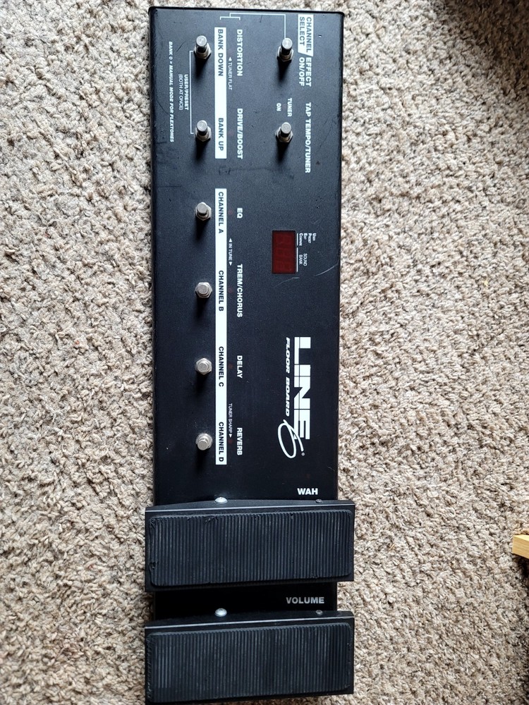 LINE 6 ELECTRIC GUITAR FLOOR BOARD