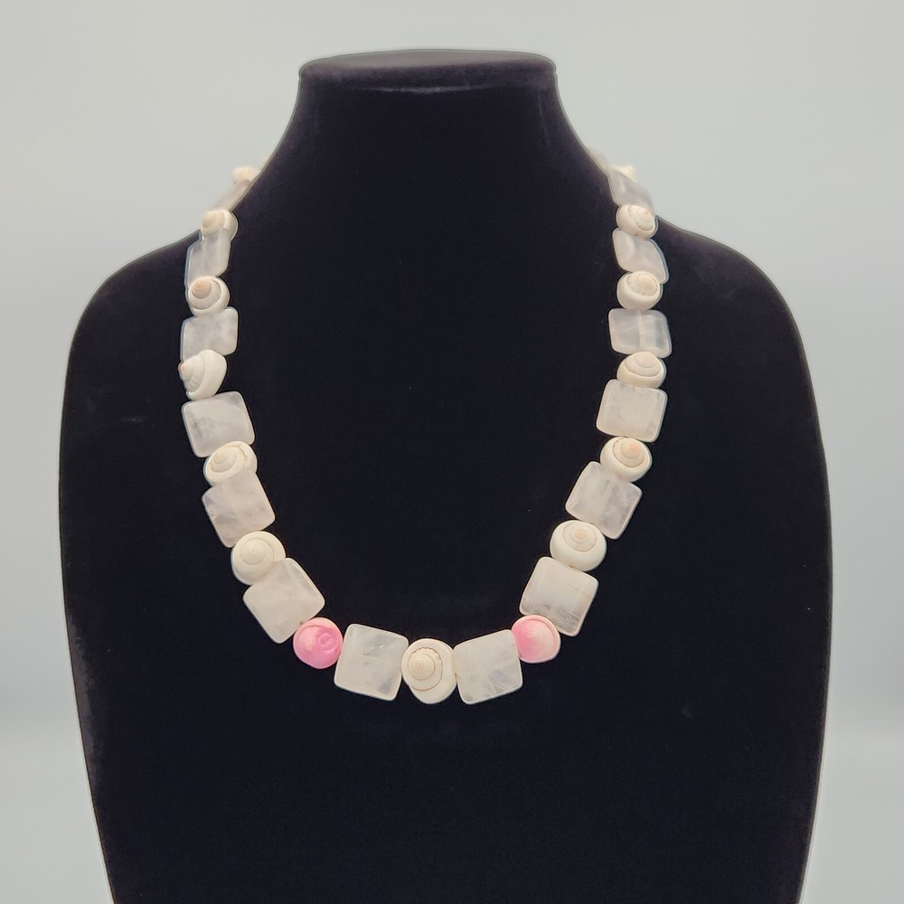 Shells and White Quartz Square Shapes Necklace