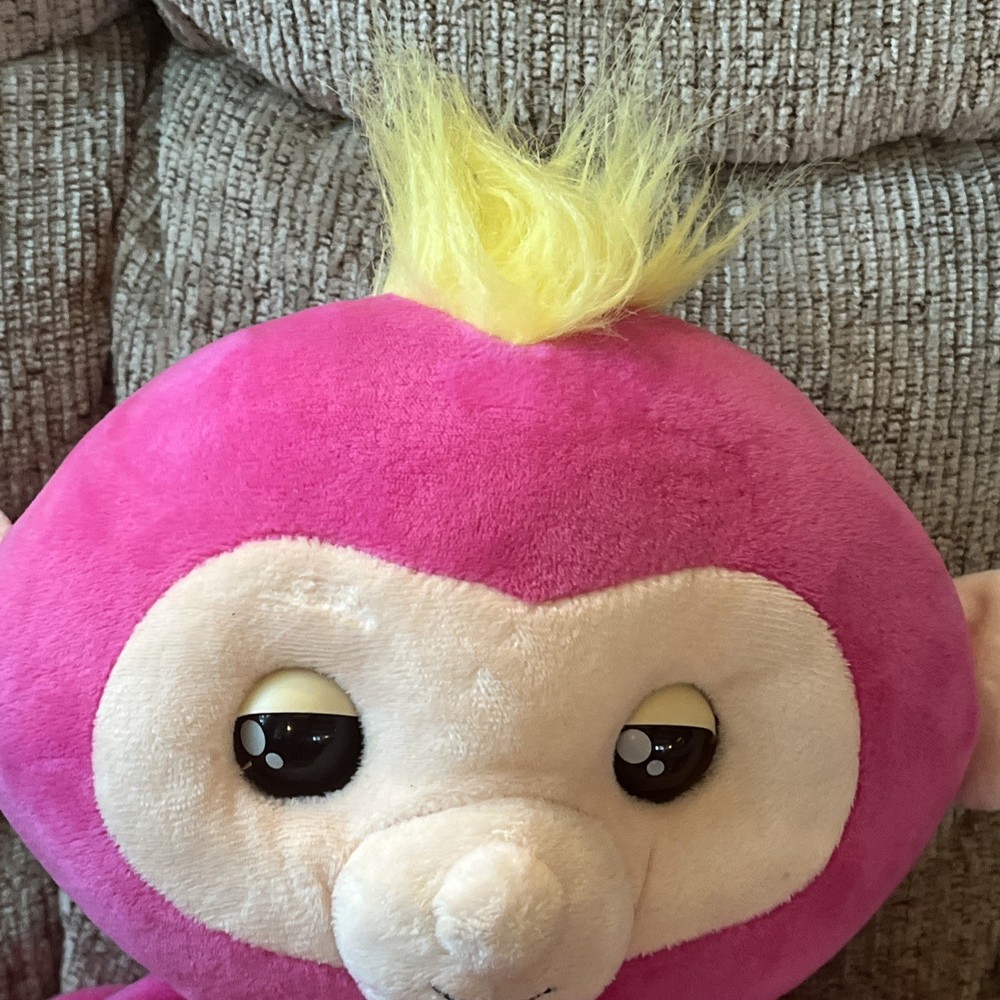 Wow Wee Pink BELLA FINGERLING Large Hugs Plush Interactive Monkey Toy Talking
