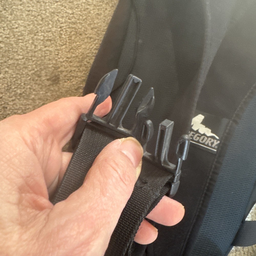 Gregory Mirage Daypack Hiking Backpack Red/Black Small