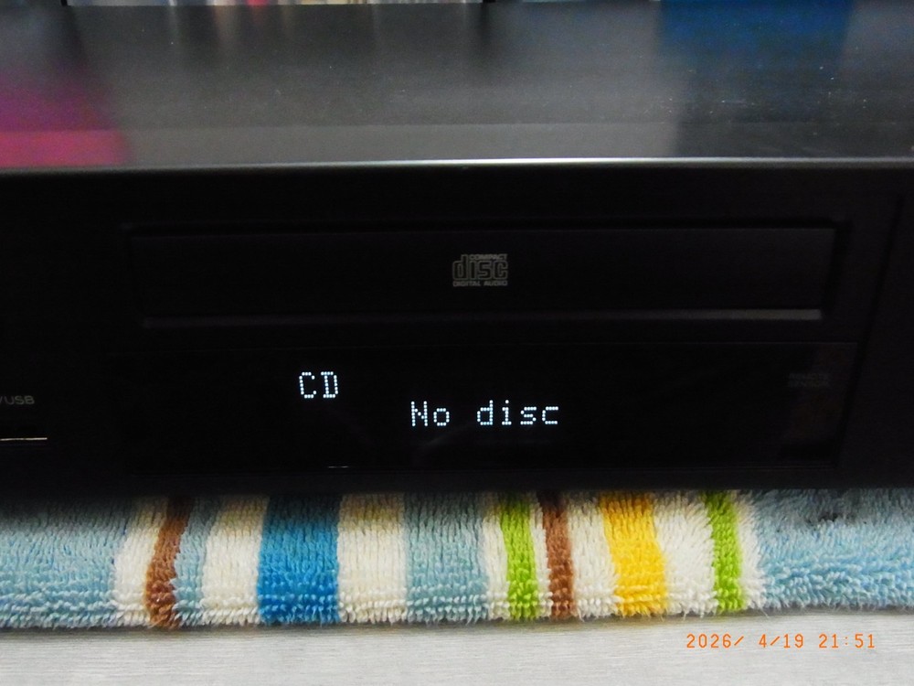 TEAC CD-P650 CD Player with USB Digital Interface Recording/Playback