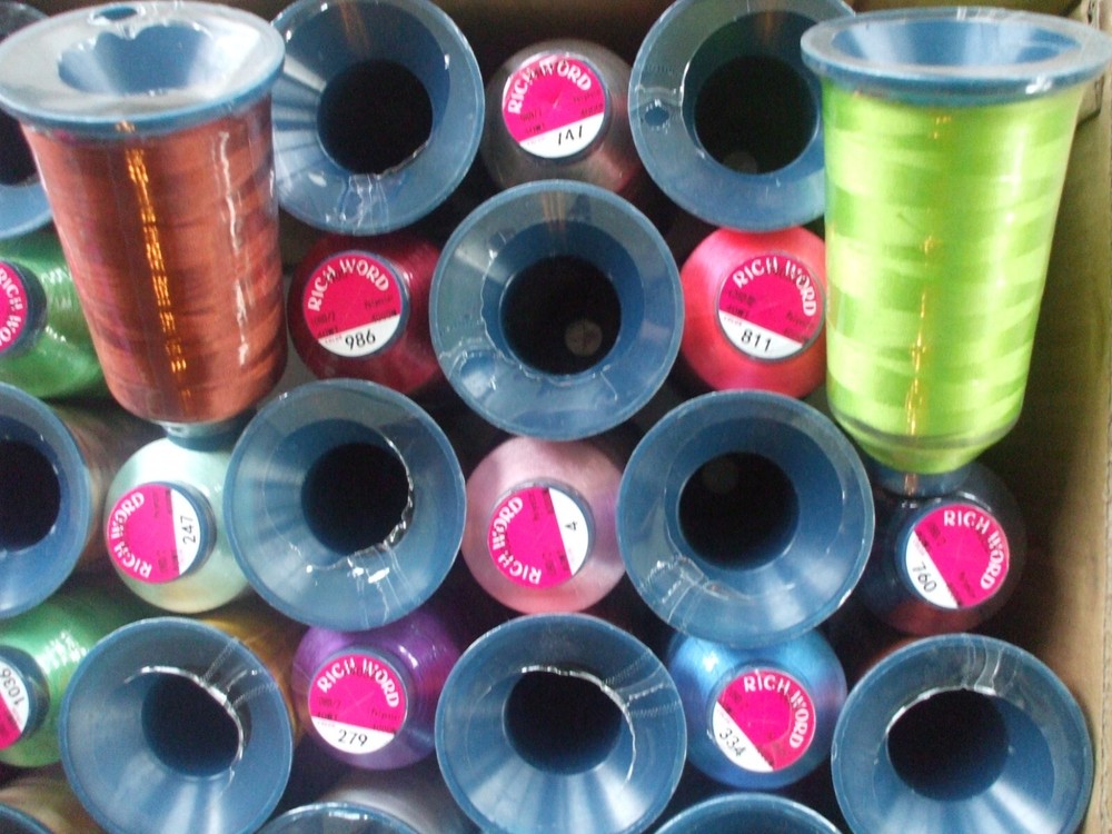 98 SPOOLS OF POLYESTER EMBROIDERY THREAD 40 WT